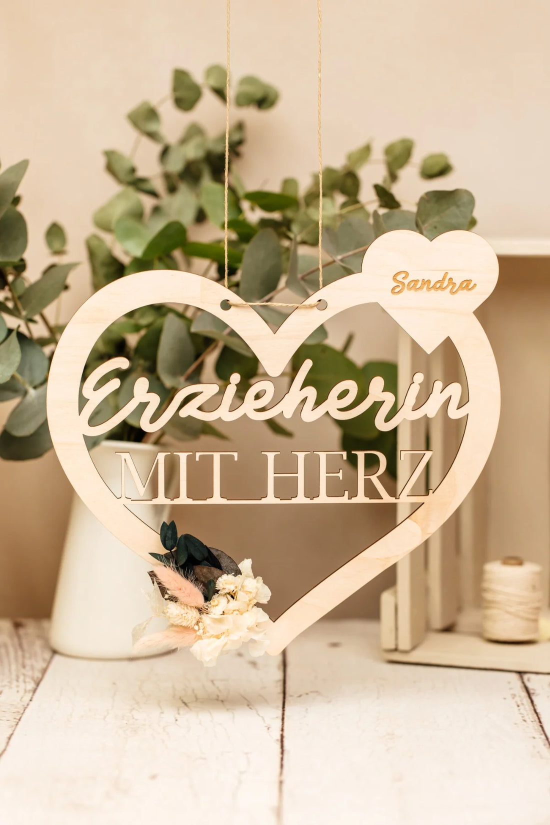 Holzherz „Erzieherin mit Herz“ aus Naturholz als Abschiedsgeschenk