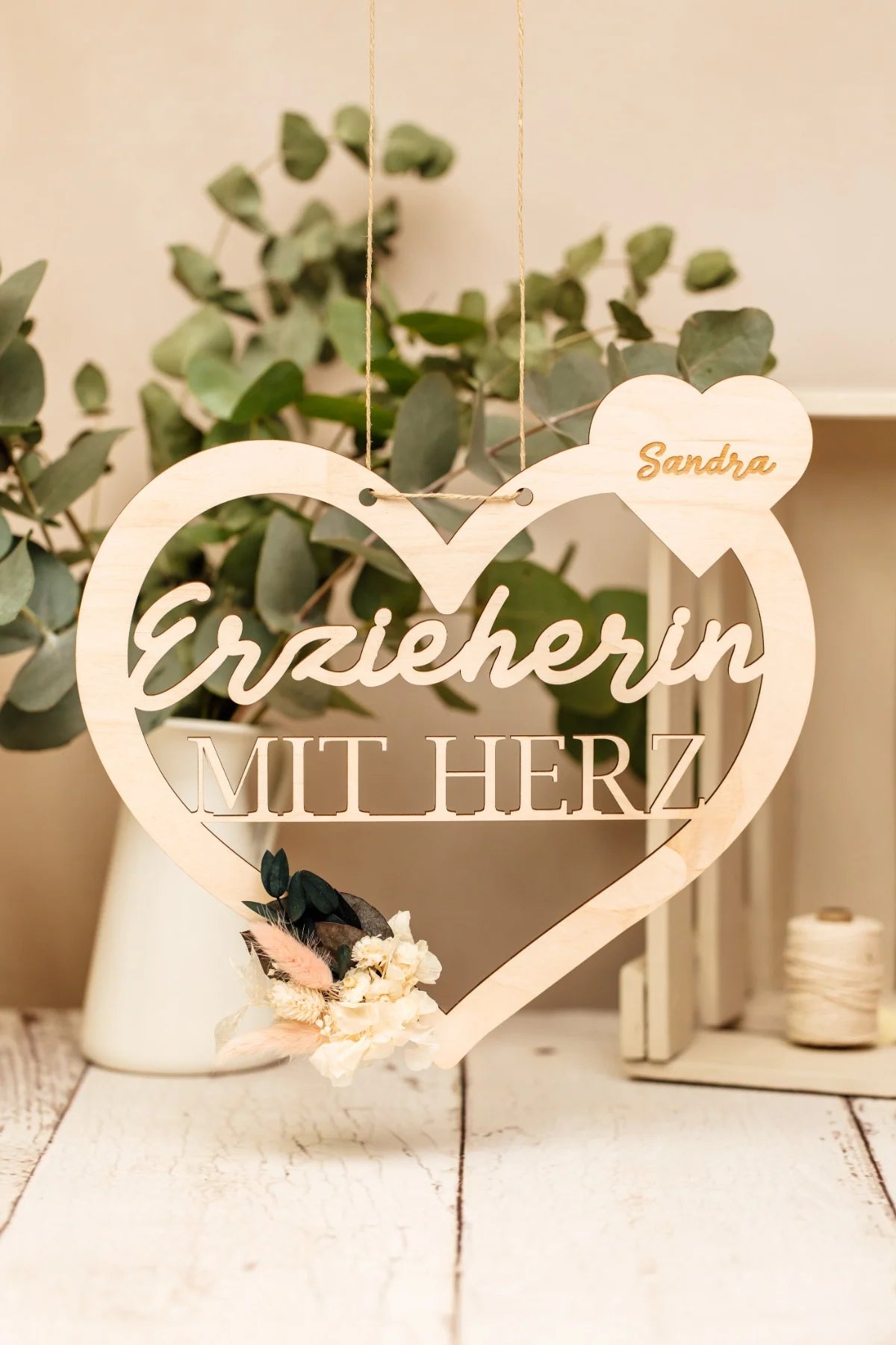 Holzherz „Erzieherin mit Herz“ aus Naturholz als Abschiedsgeschenk