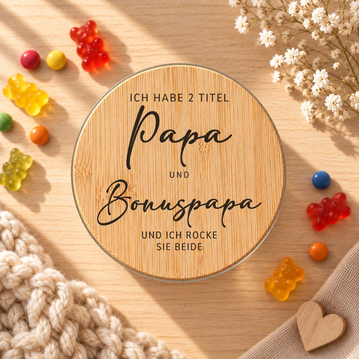 Vorratsglas „Ich habe 2 Titel: Papa und Bonuspapa“ als Geschenk für den Bonus-Papa, Bambusdeckel von oben