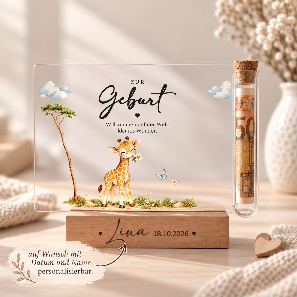 Geschenk zur Geburt personalisiert: Holzsockel mit Name und Geburtsdatum, Acryl-Aufsteller Giraffe