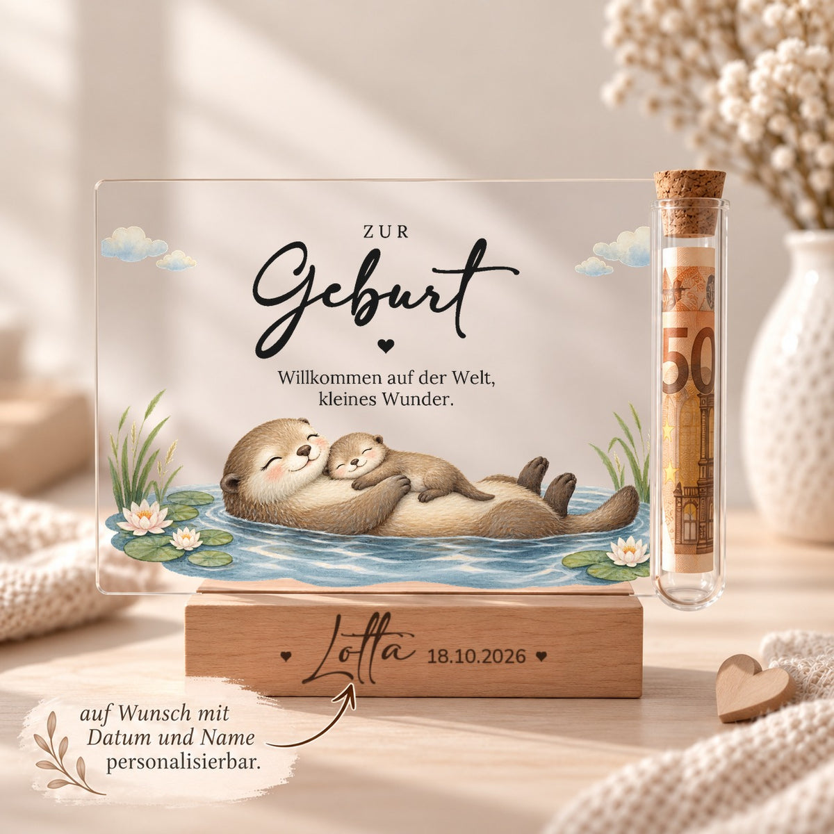 Geschenk zur Geburt personalisiert: Holzsockel mit Name und Geburtsdatum, Acryl-Aufsteller Otter