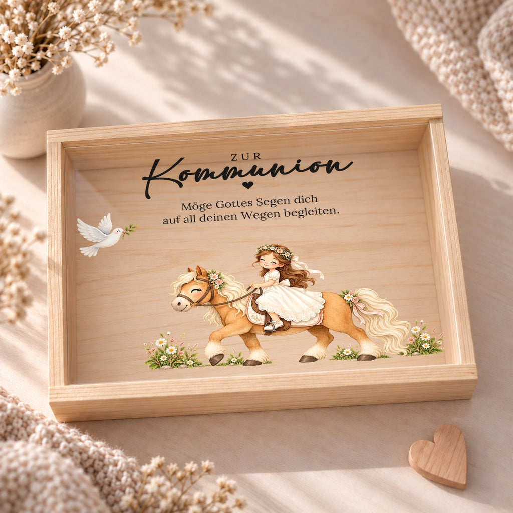 Kommunionkiste von oben: Acryldeckel mit Mädchen reitet auf Pony und Segensspruch