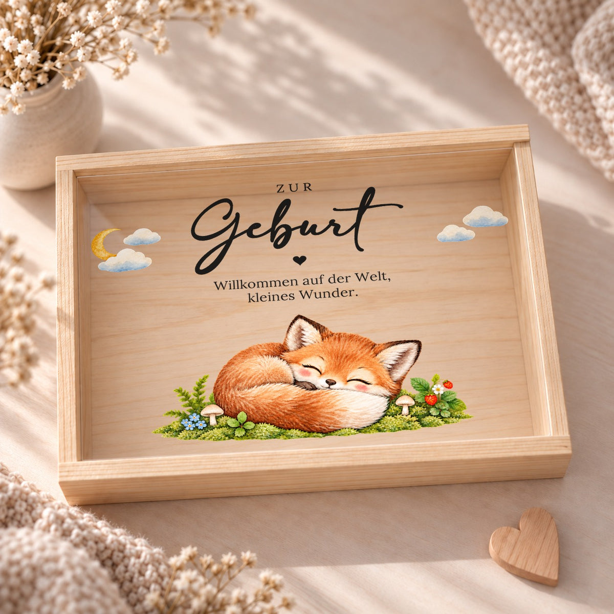 Holzkiste zur Geburt von oben: Acryldeckel mit Fuchs auf Moos und Spruch