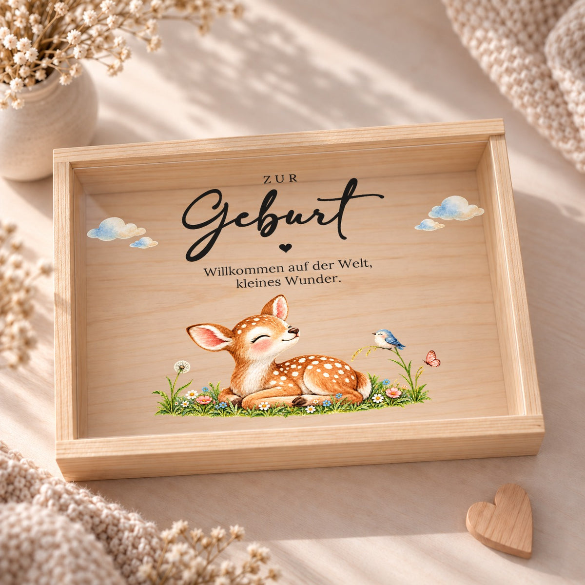 Holzkiste zur Geburt von oben: Acryldeckel mit Rehkitz in der Blumenwiese und Spruch