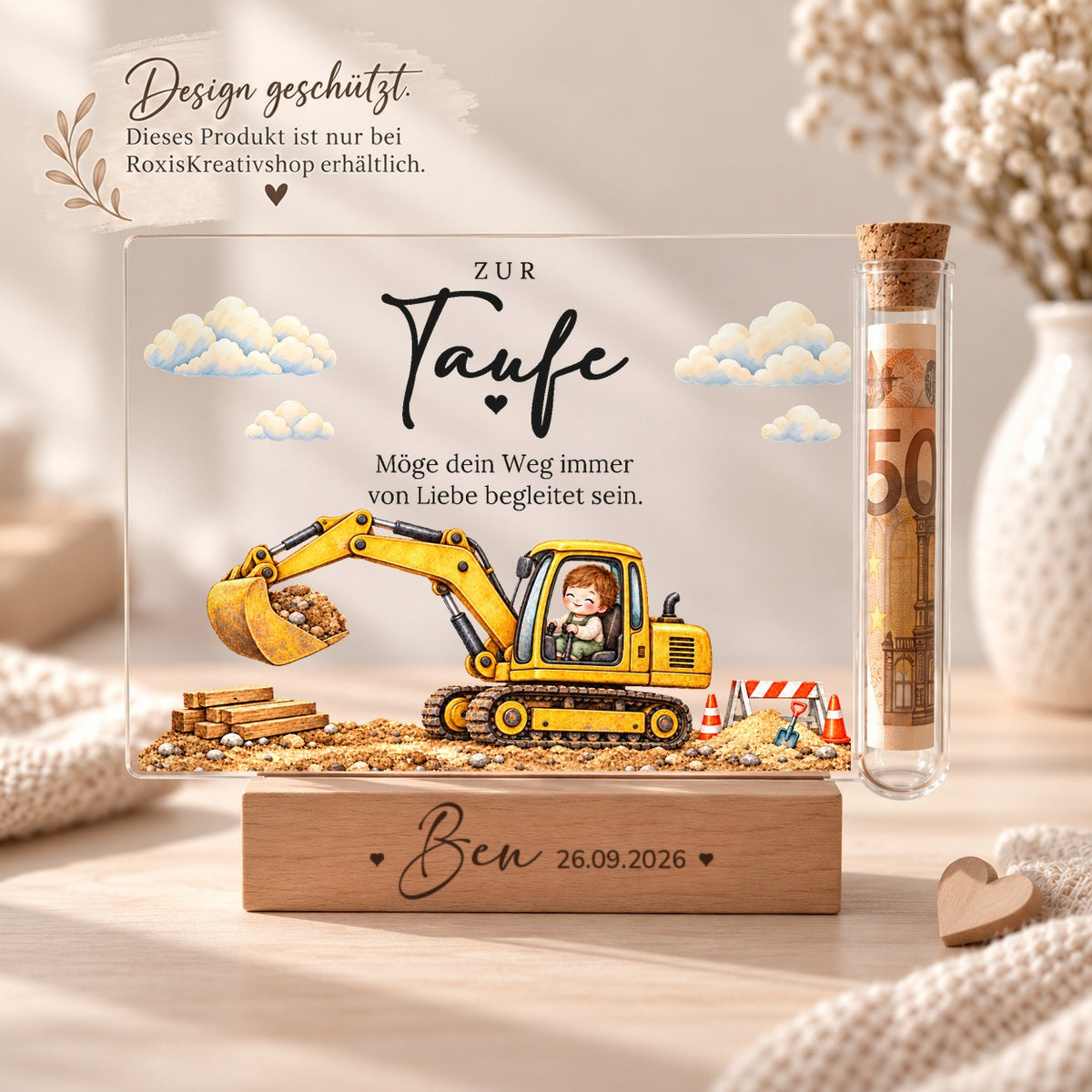 Acryl-Aufsteller zur Taufe im Bagger-Design mit Baustelle, eigenes Design von RoxisKreativShop