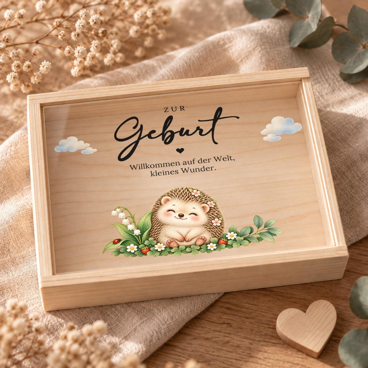 Geschlossene Holzkiste zur Geburt mit bedrucktem Acryl-Schiebedeckel, Igel