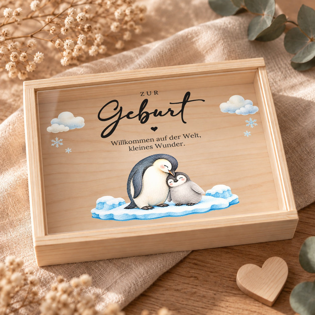 Geschlossene Holzkiste zur Geburt mit bedrucktem Acryl-Schiebedeckel, Pinguin