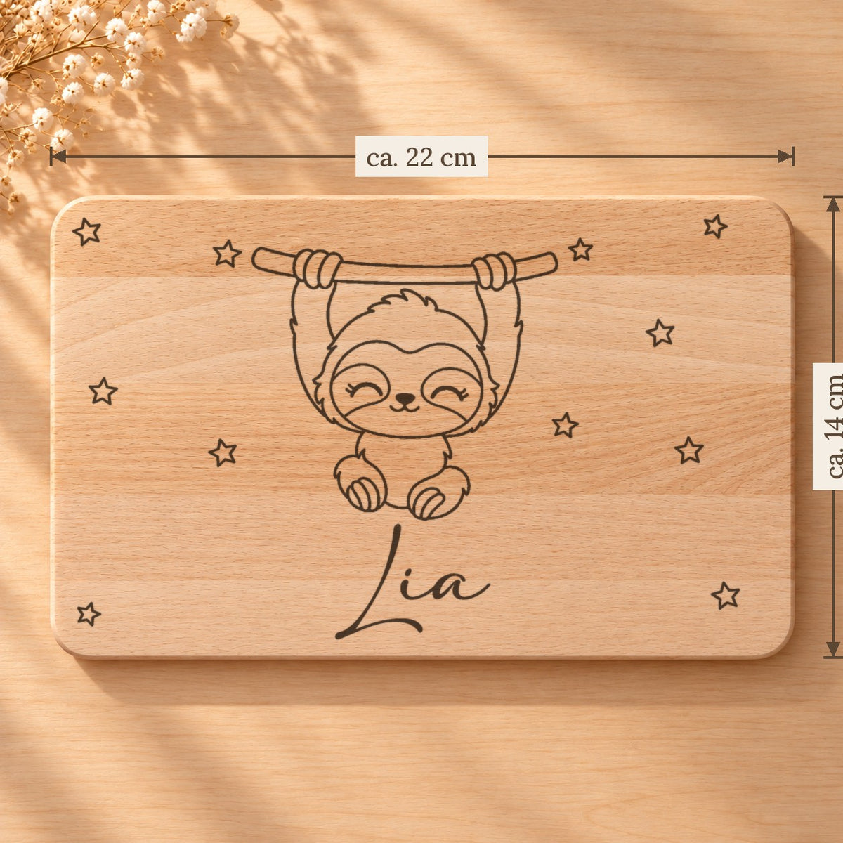 Frühstücksbrettchen mit einem Faultier, Maße ca. 22 × 14 cm