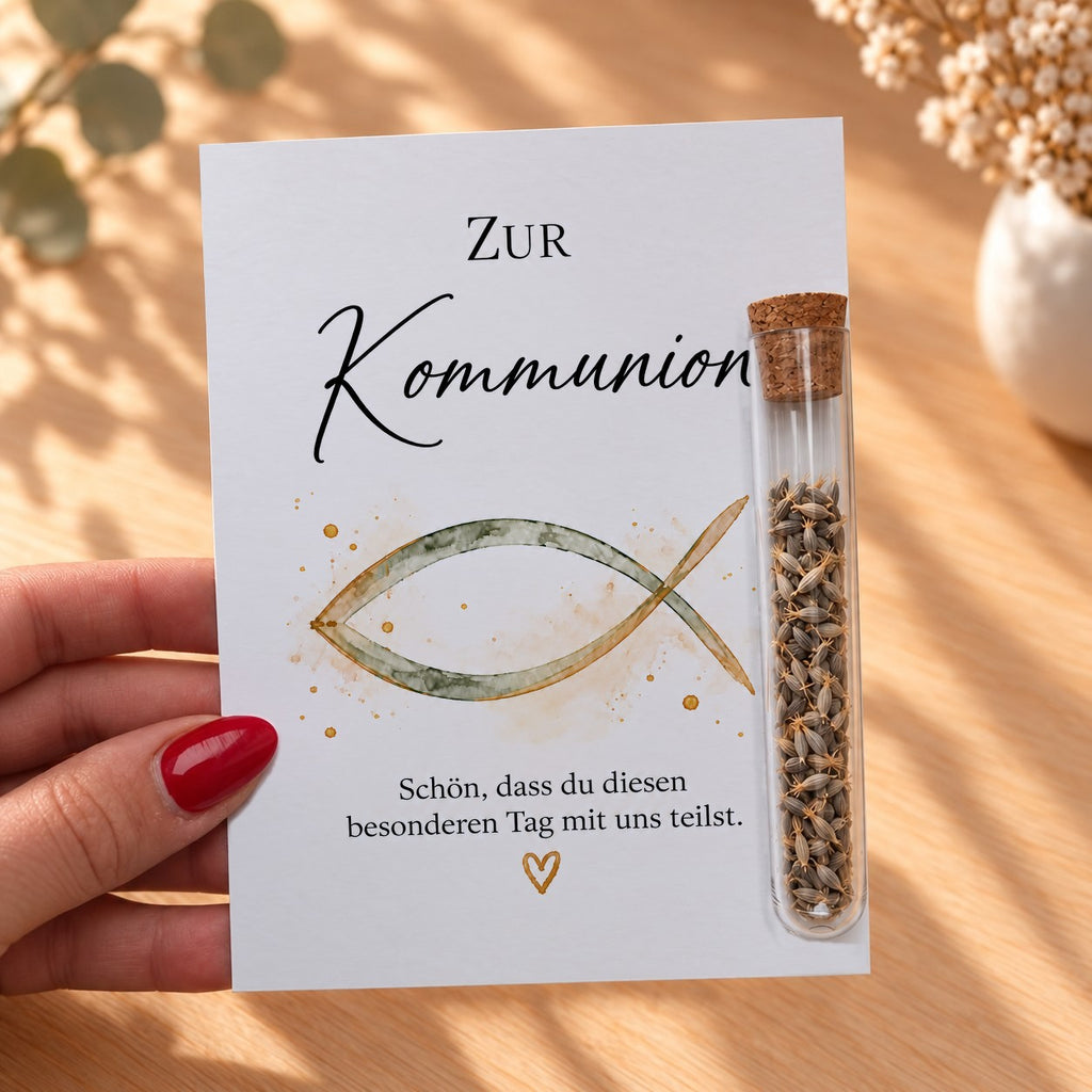 Gastgeschenk zur Kommunion mit Fisch in der Hand