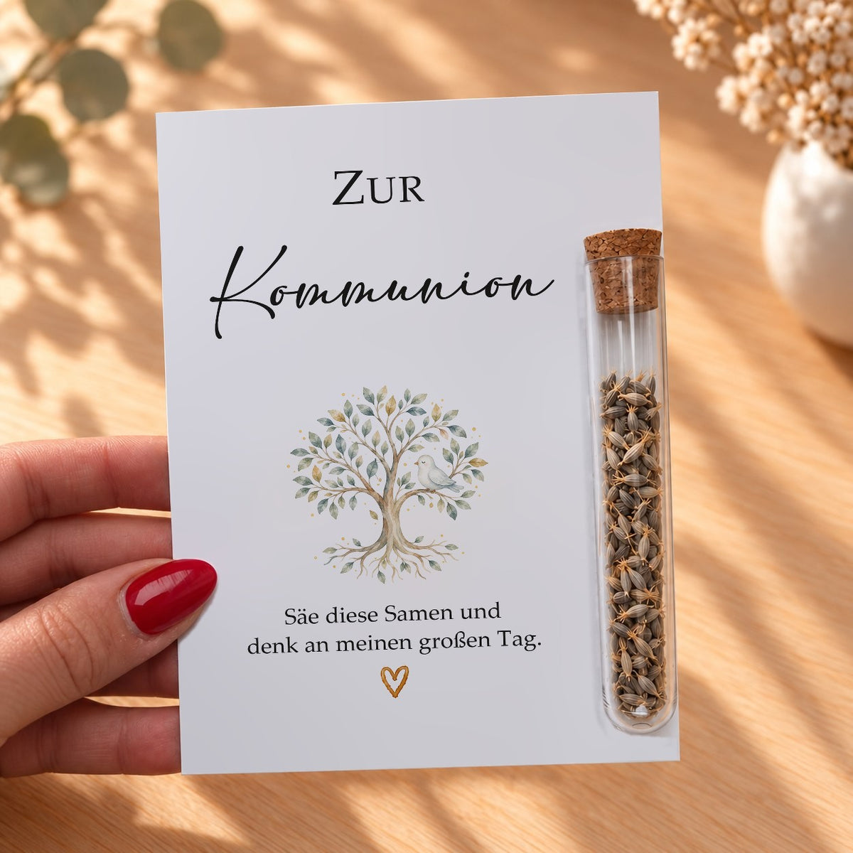 Gastgeschenk zur Kommunion mit Lebensbaum in der Hand