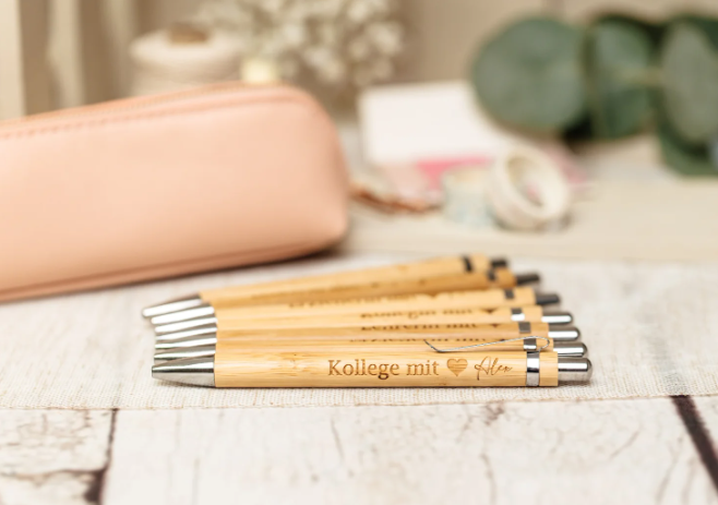Wichtelgeschenk unter 10 € – personalisierter Kuli mit Karte