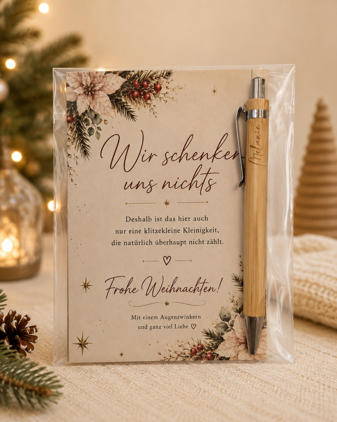 Weihnachtskarte „Wir schenken uns nichts“ mit personalisiertem Holzkugelschreiber