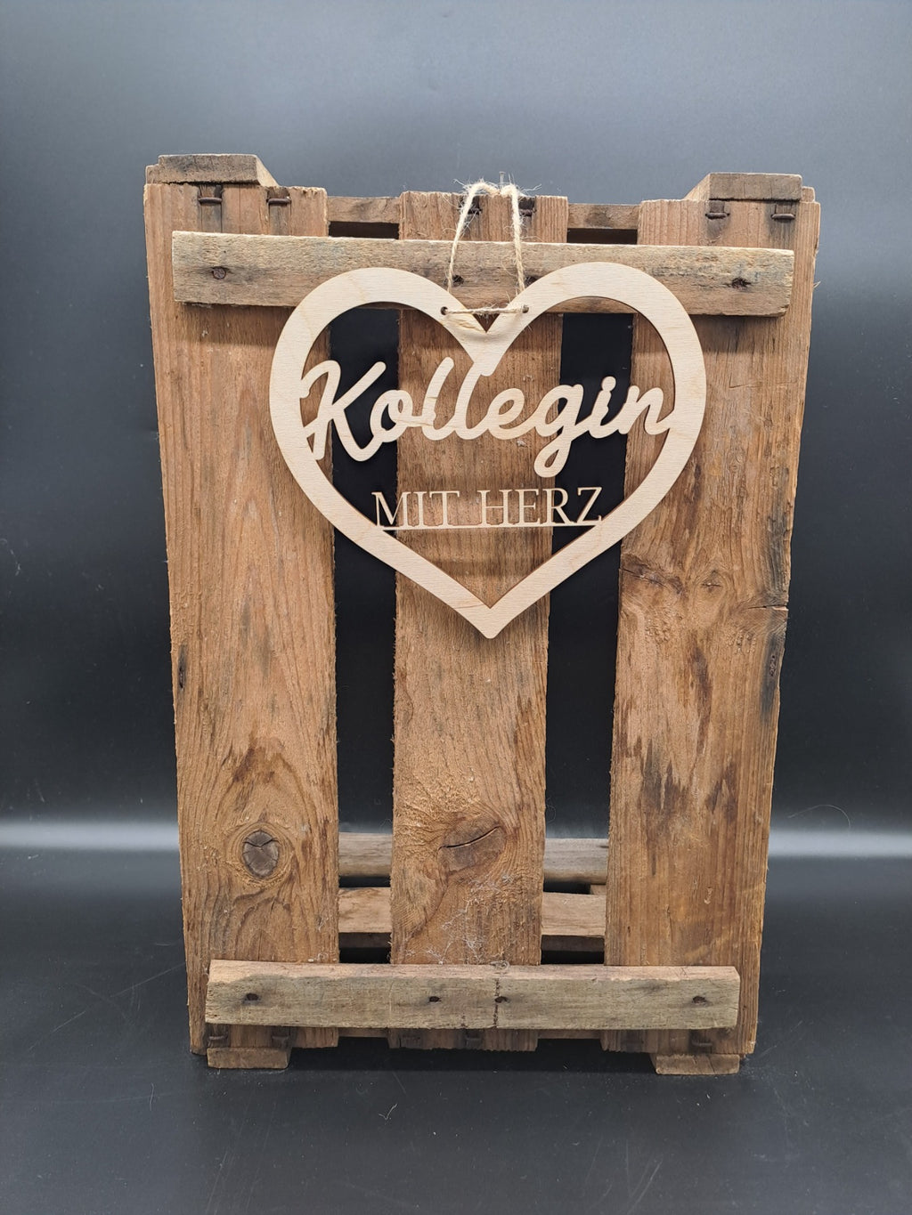 Personalisiertes Holzherz als Abschiedsgeschenk für Kollegin – Bild 3