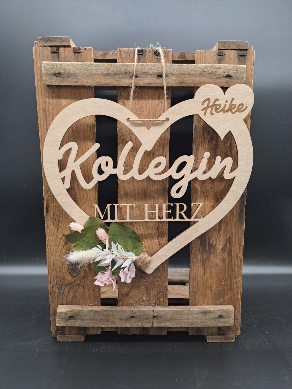 Personalisiertes Holzherz als Abschiedsgeschenk für Kollegin – Bild 5