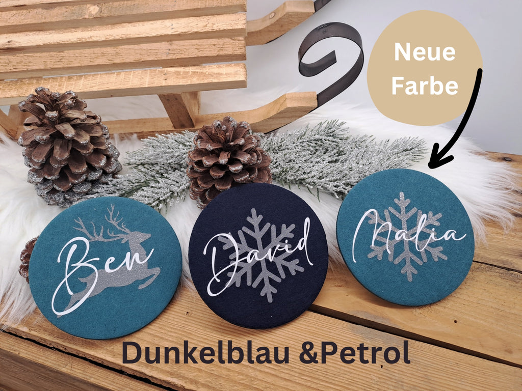 Filzuntersetzer in Dunkelblau und Petrol personalisiert mit Ben, David und Malia