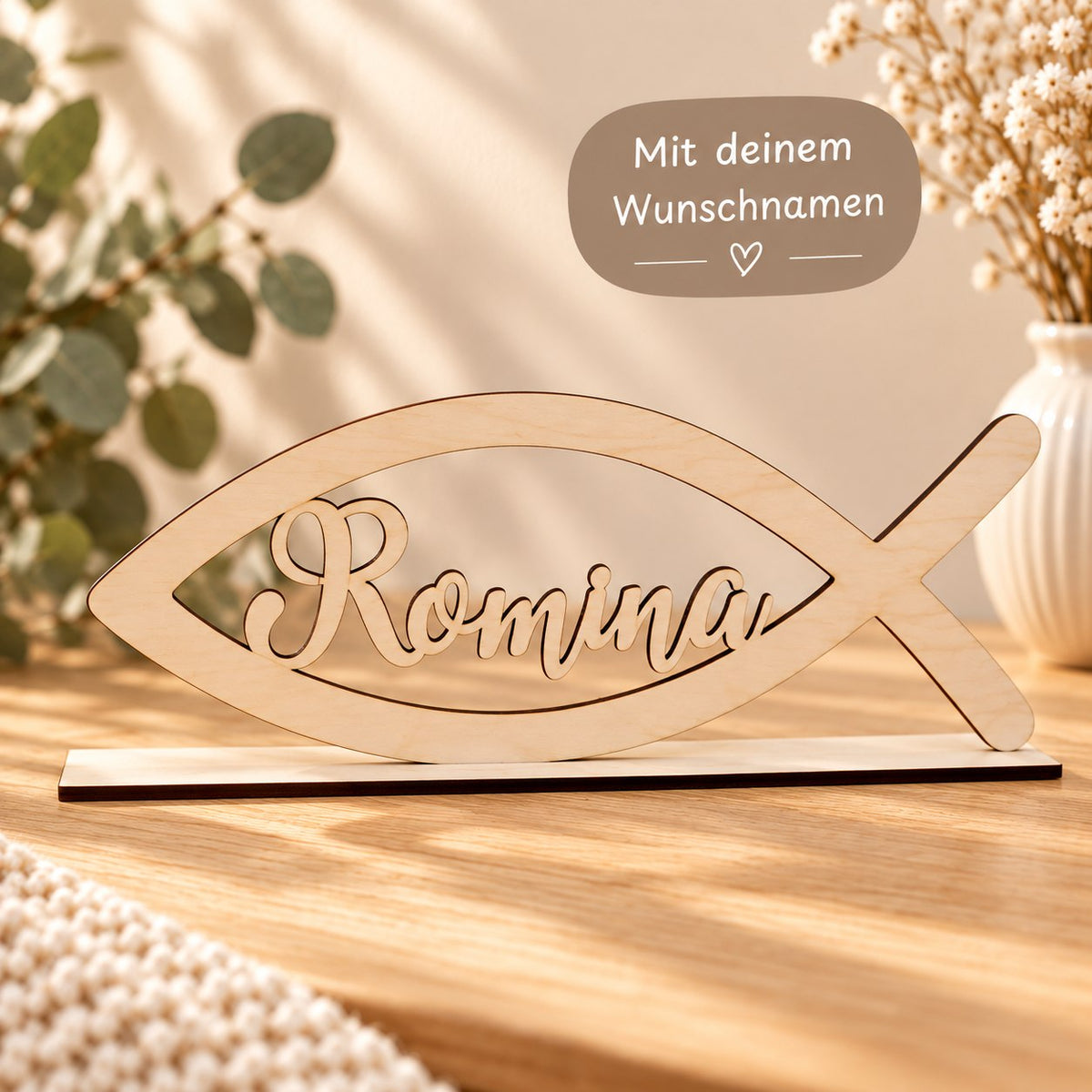 Personalisierter Holzfisch mit Wunschname als ausgeschnittenem Schriftzug