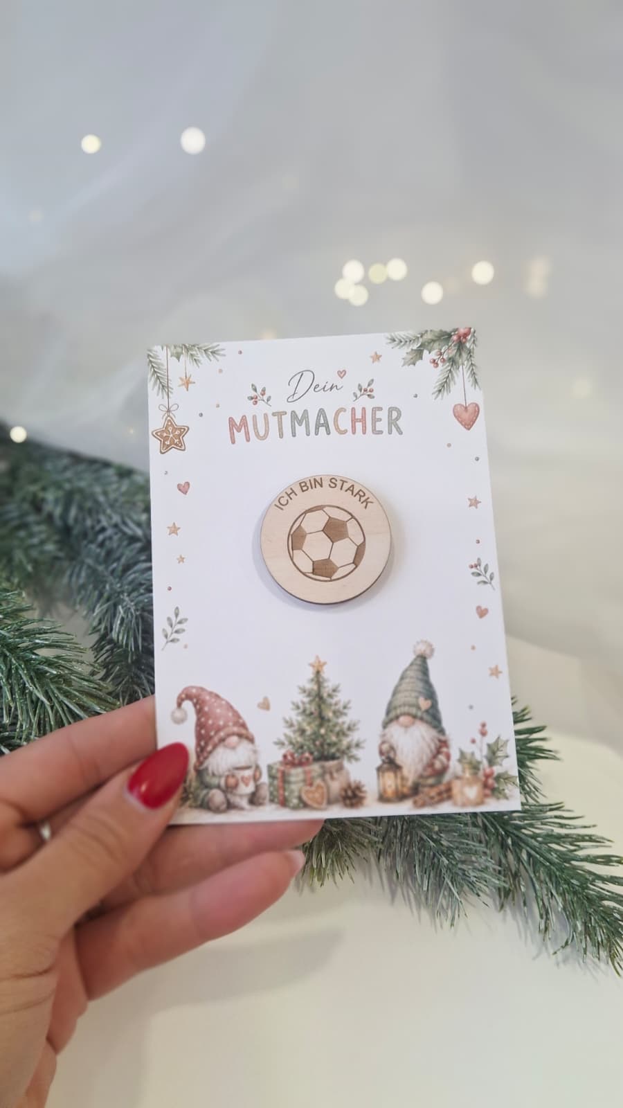 Mutmacher-Karte für Kinder mit Fußball-Holzchip und Spruch Ich bin stark