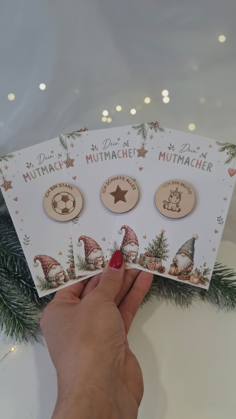 Drei Mutmacher-Karten mit Fußball, Stern und Einhorn für den Adventskalender