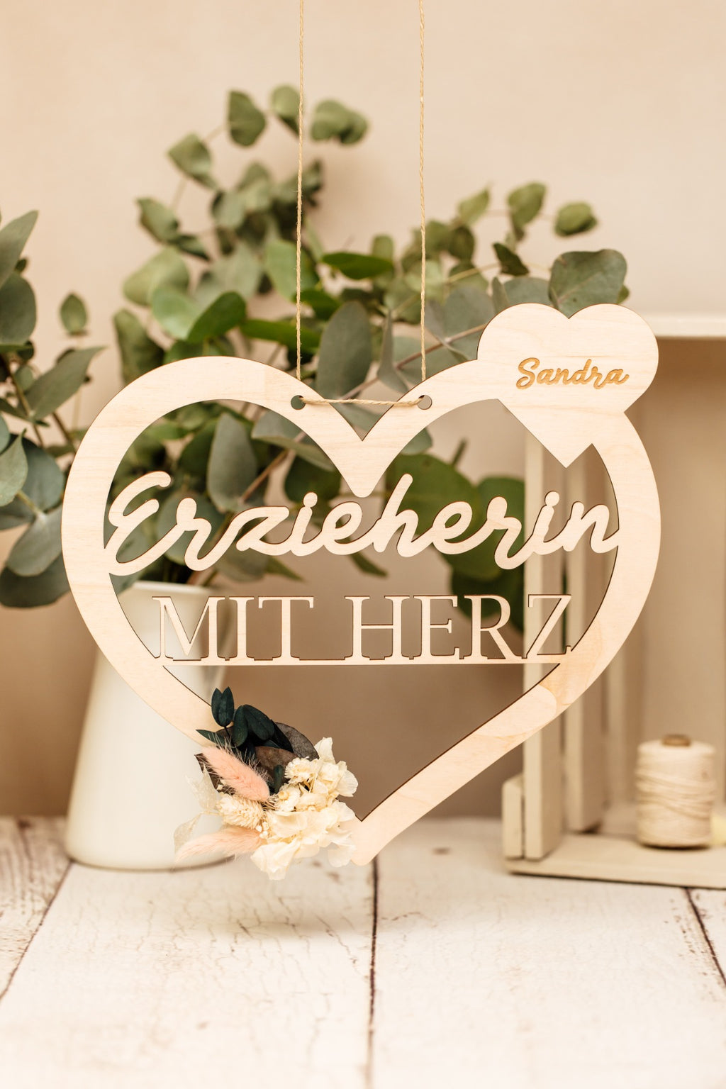 Personalisiertes Holzherz als Abschiedsgeschenk für Erzieherin – Produktbild 1
