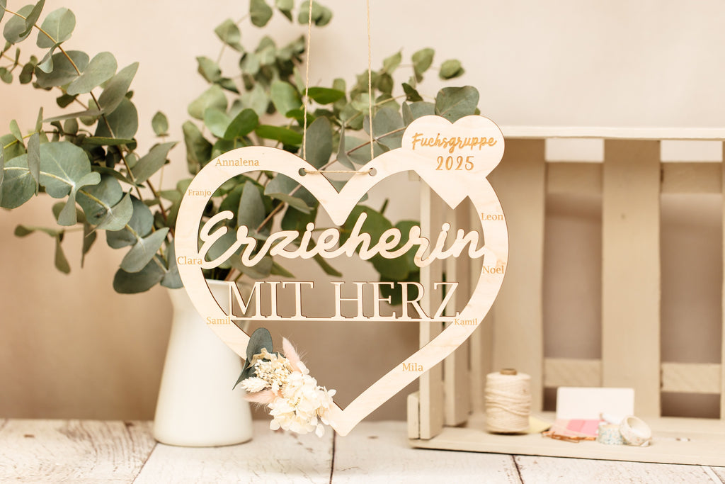 Personalisiertes Holzherz als Abschiedsgeschenk für Erzieherin – Produktbild 4