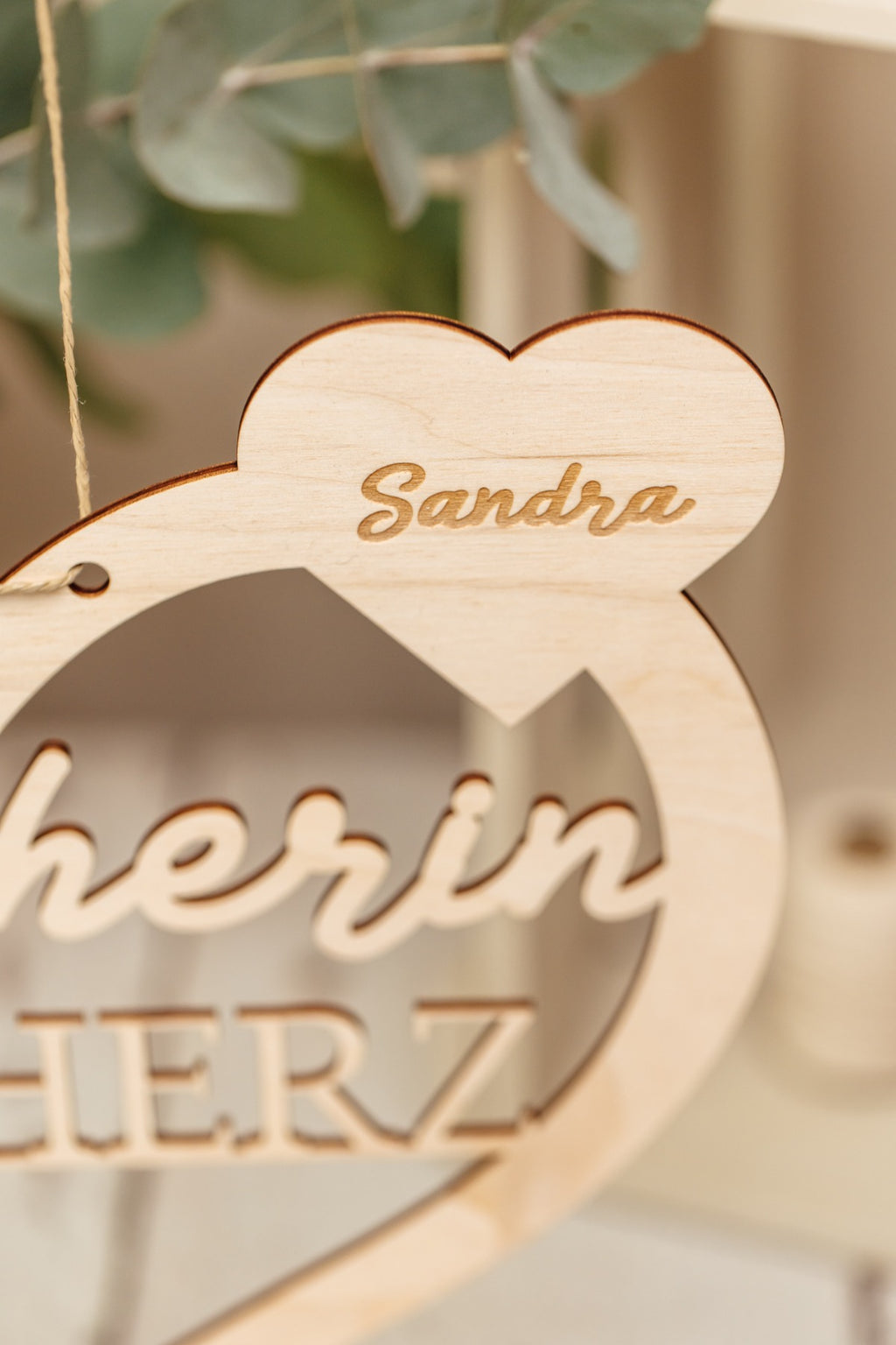 Personalisiertes Holzherz als Abschiedsgeschenk für Erzieherin – Produktbild 3