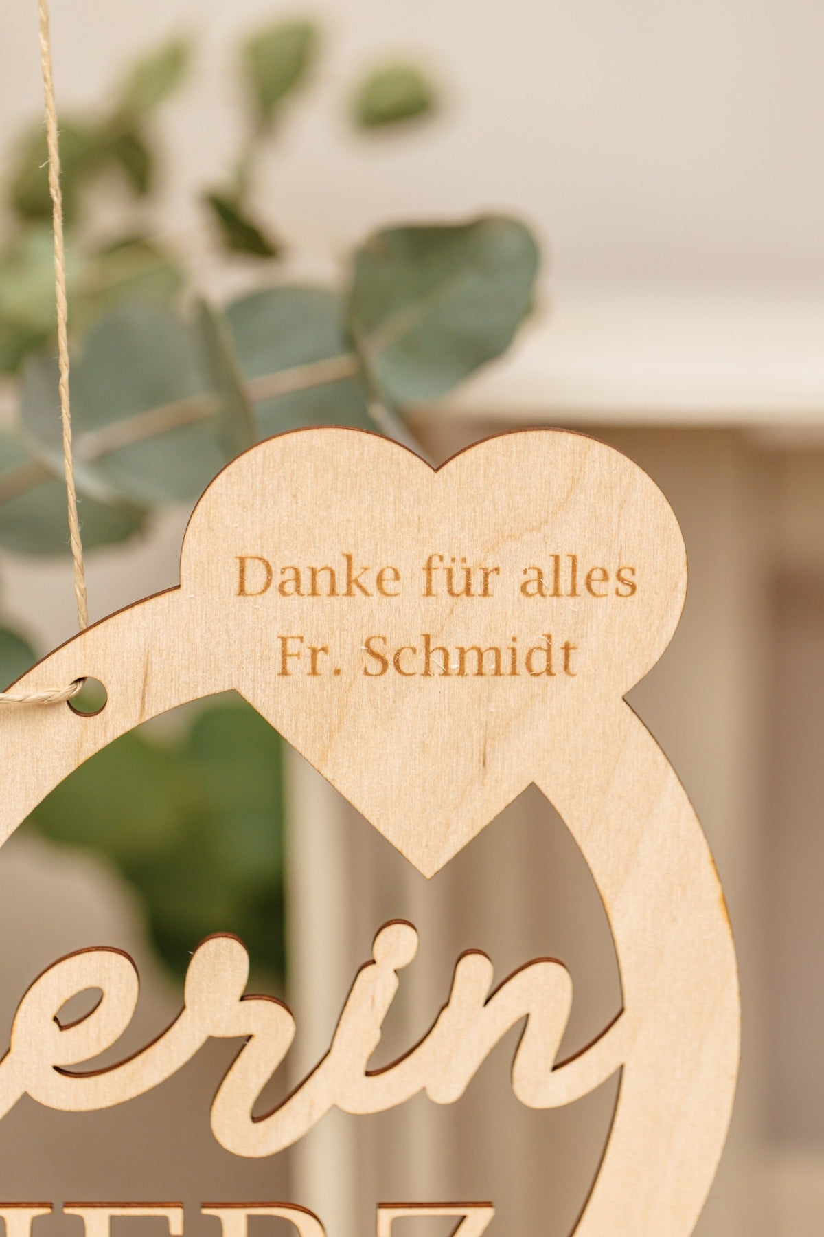 Personalisiertes Holzherz als Abschiedsgeschenk für Lehrerin – Produktbild 5