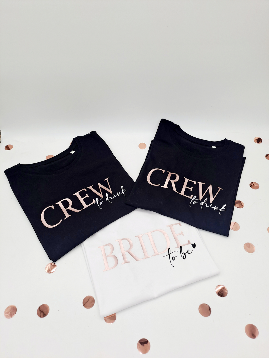 JGA-Shirts „Bride to be“ und „Crew to drink“ für Damen