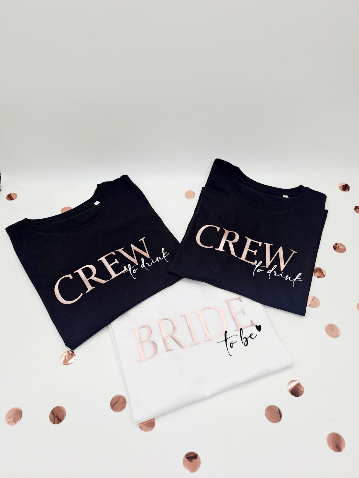 JGA-Shirts „Bride to be“ und „Crew to drink“ für Damen