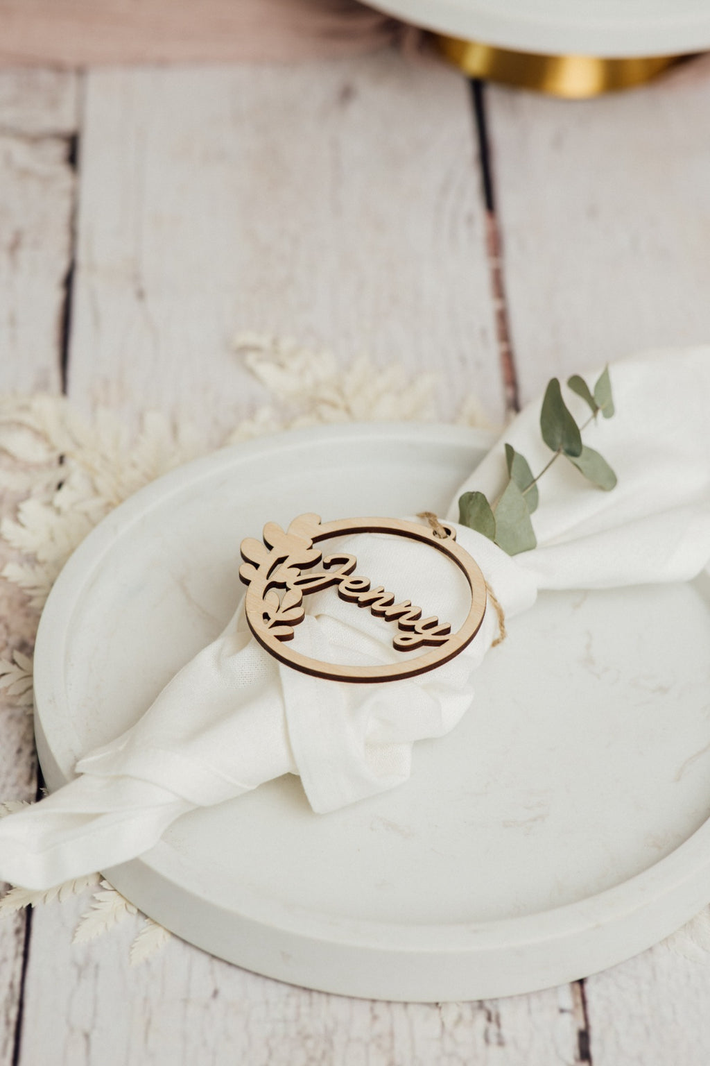 Personalisierte Tischkarten aus Holz zur Hochzeit – Bild 3
