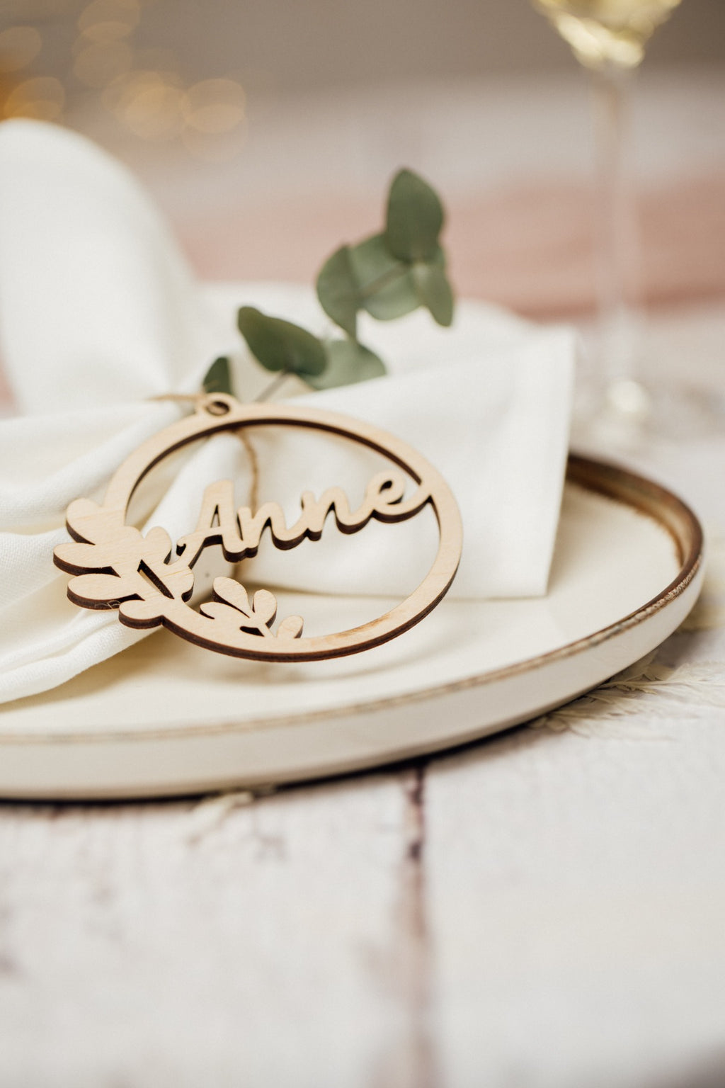Personalisierte Tischkarten aus Holz zur Hochzeit – Bild 6
